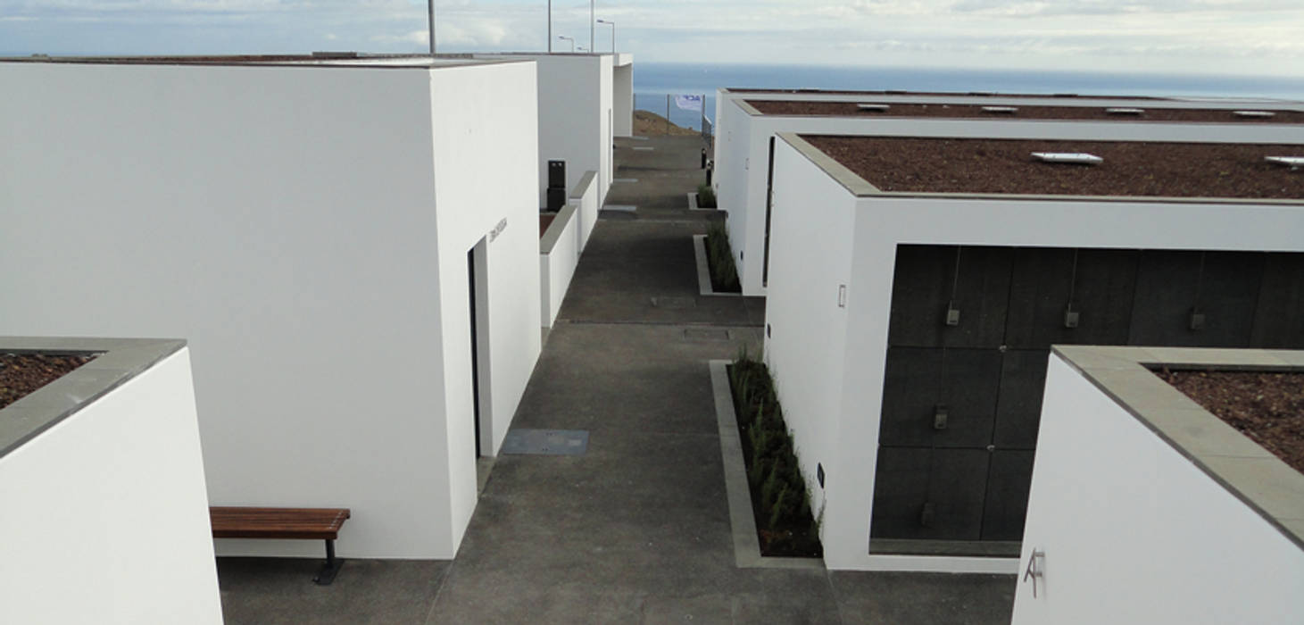 Cemitério do Caniçal, Ilha da Madeira, eternamente.pt eternamente.pt Jardins modernos