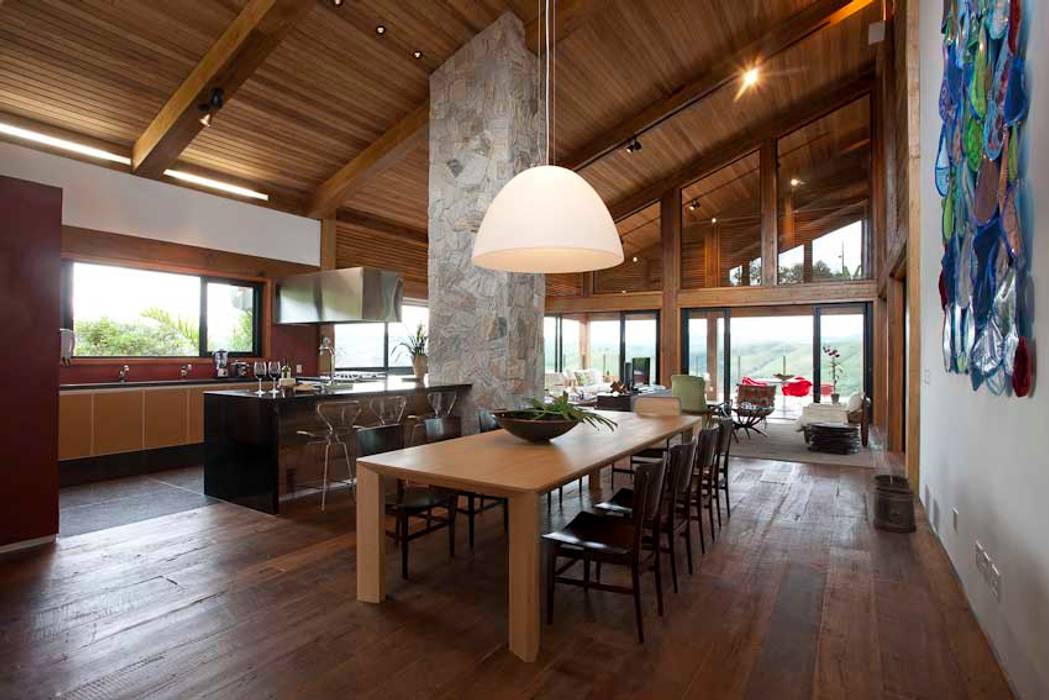 Mountain House, David Guerra Arquitetura e Interiores David Guerra Arquitetura e Interiores Rustic style house