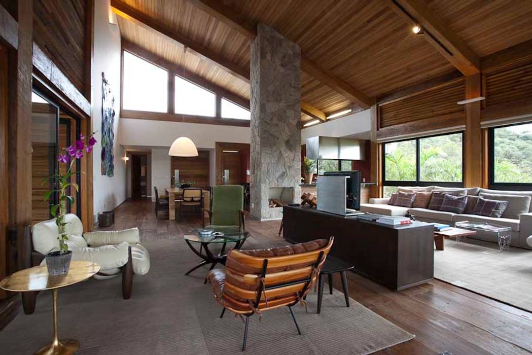 Mountain House, David Guerra Arquitetura e Interiores David Guerra Arquitetura e Interiores Rustic style house