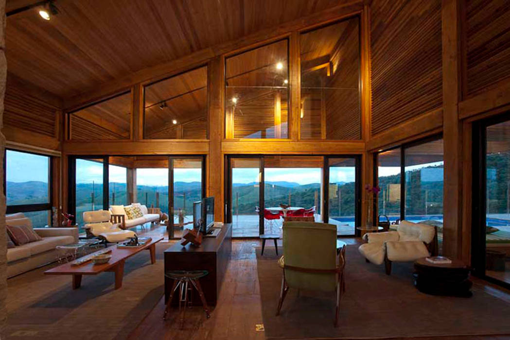 Mountain House, David Guerra Arquitetura e Interiores David Guerra Arquitetura e Interiores Rumah Gaya Rustic