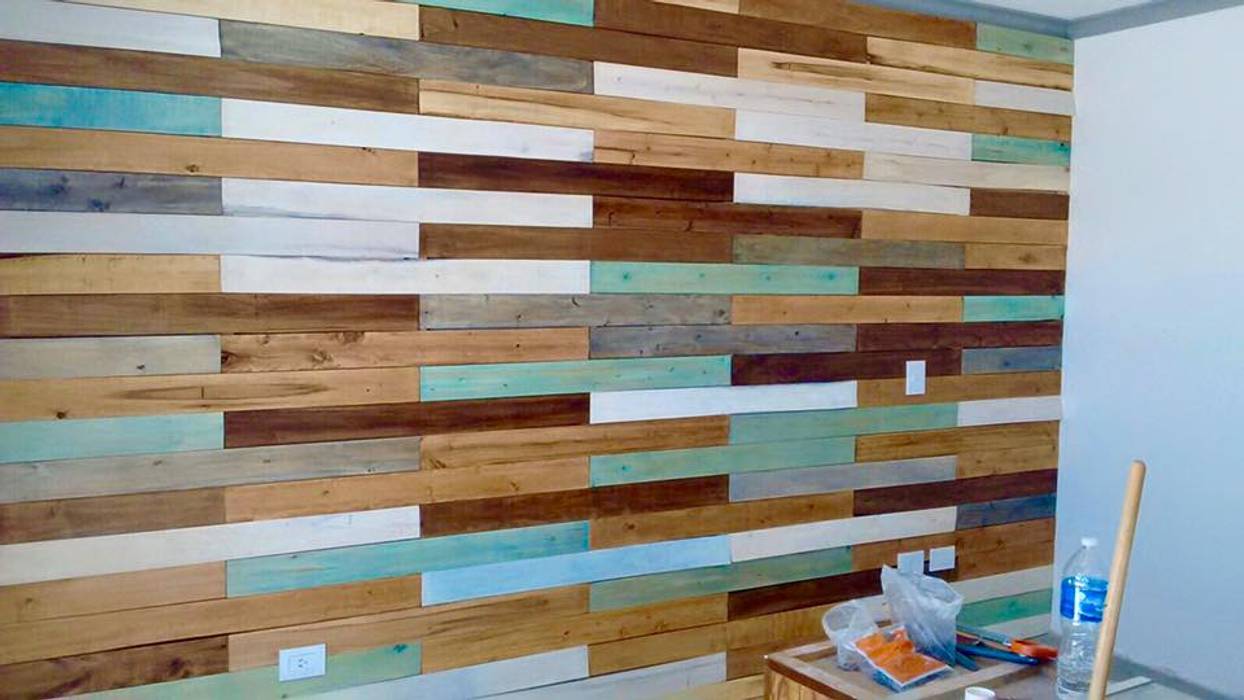 TALLER DE RESTAURACIÓN, INTERVENCIÓN Y RECICLADO DE MUEBLES Y OBJETOS, Marian de las Camelias Marian de las Camelias Tường & sàn phong cách mộc mạc Gỗ Wood effect Wall & floor coverings