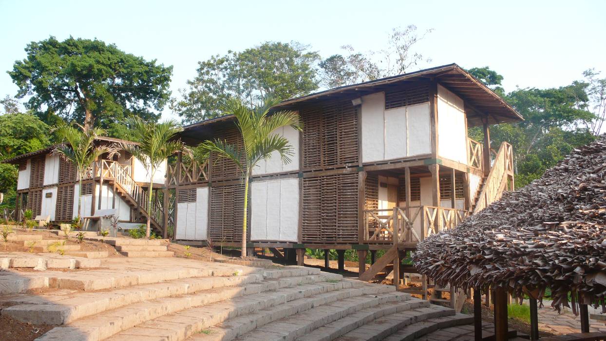 Pueblo Autosuficiente, ABCDEstudio ABCDEstudio Casas de estilo tropical Madera Acabado en madera