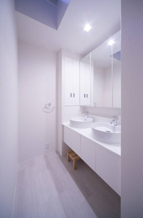 I3-house「丘の上にある造形」, Architect Show Co.,Ltd Architect Show Co.,Ltd Modern style bathrooms