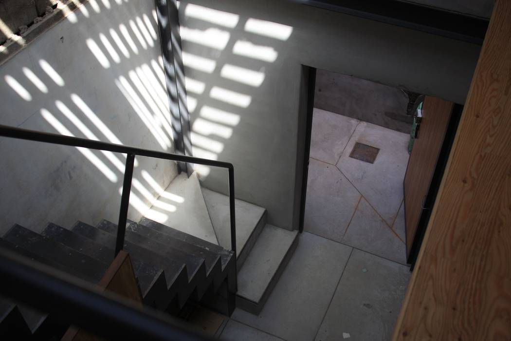 이화동 주택 , IEUNG Architect IEUNG Architect Pasillos, vestíbulos y escaleras de estilo moderno
