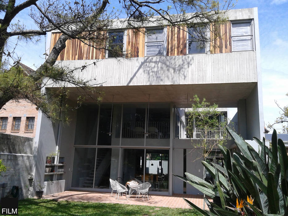 CASA EN BECCAR, FILM OBRAS DE ARQUITECTURA FILM OBRAS DE ARQUITECTURA Casas modernas Concreto