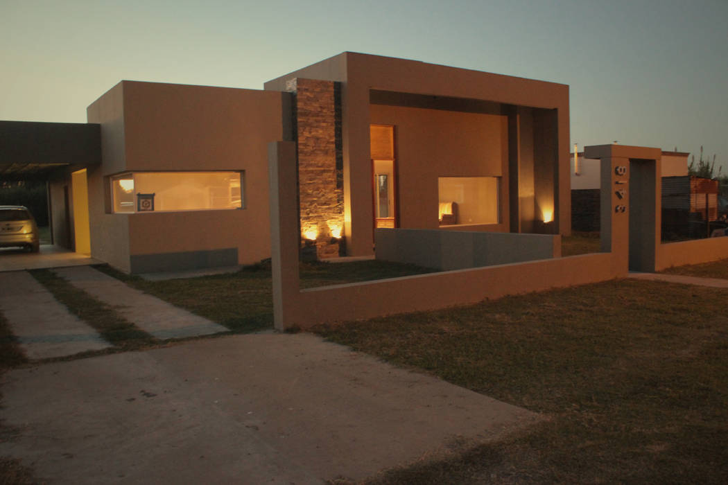 CASA MJM, JORGELINA ALVAREZ I arquitecta I JORGELINA ALVAREZ I arquitecta I Будинки