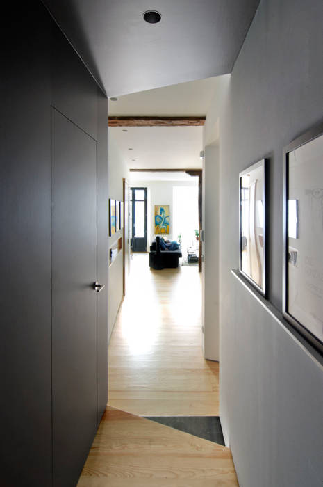 REFORMA VIVIENDA, Garmendia Cordero arquitectos Garmendia Cordero arquitectos Modern corridor, hallway & stairs