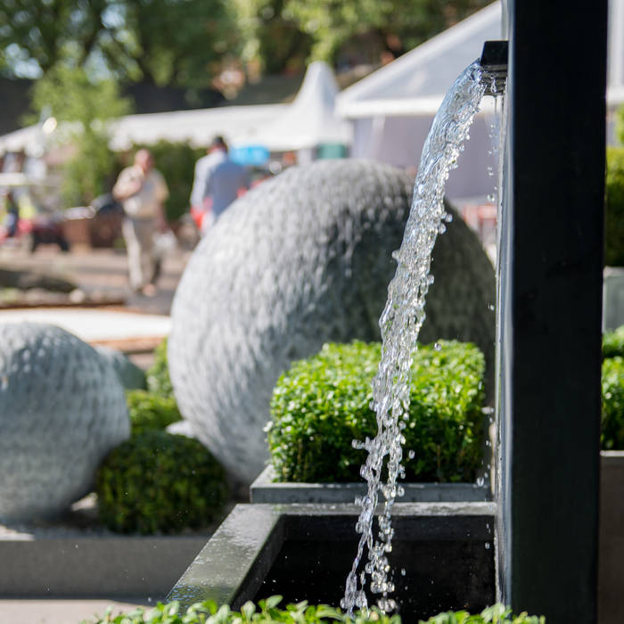 Veneto Water Features A Place In The Garden Ltd. Jardines clásicos Decoración y accesorios