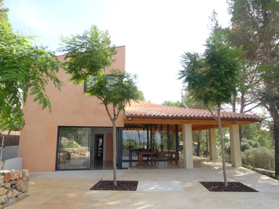 Casa Paddenberg, miguelfloritarquitectura sl miguelfloritarquitectura sl سقف متعدد الميول