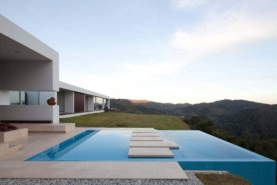 CASA BARRENECHE, LIGHTEN LIGHTEN Piscinas de estilo minimalista