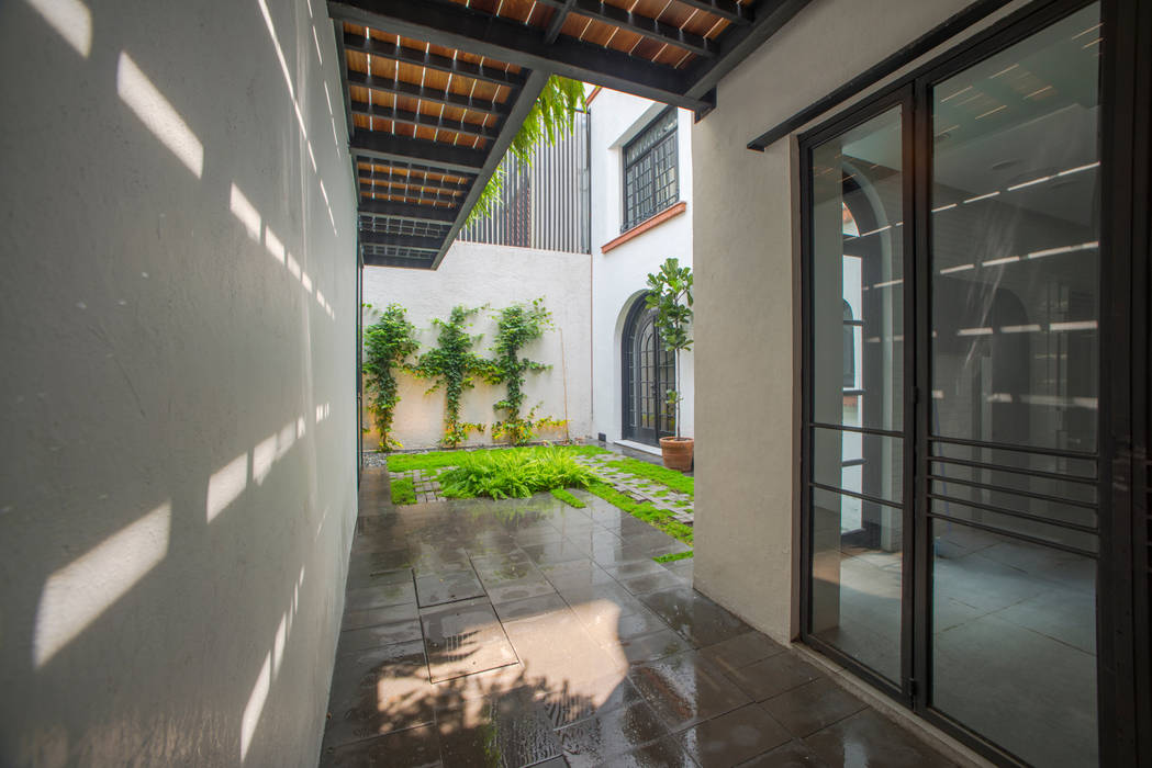 CASA EN HIPÓDROMO CONDESA, TW/A Architectural Group TW/A Architectural Group بلكونة أو شرفة