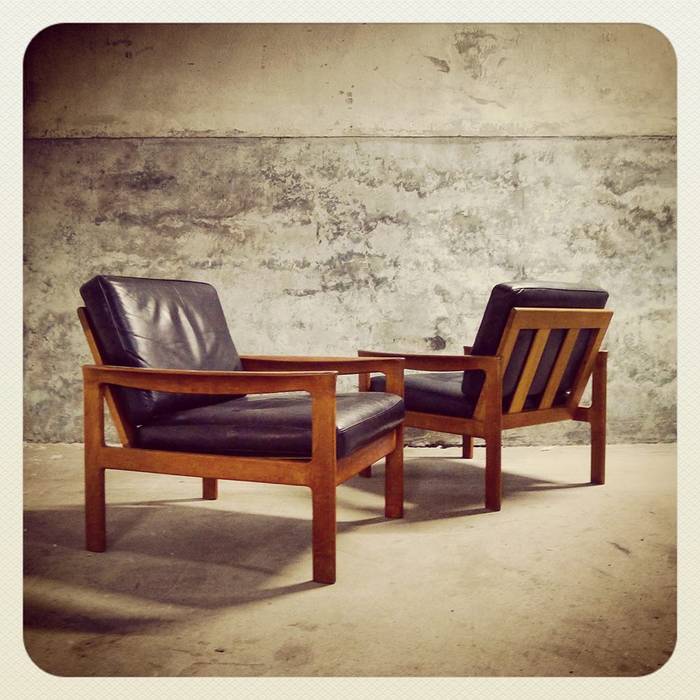 Pair of Easy Chairs by Illum Wikkelsø | Komfort, Retro Wood Retro Wood Casas rústicas Artigos para a casa