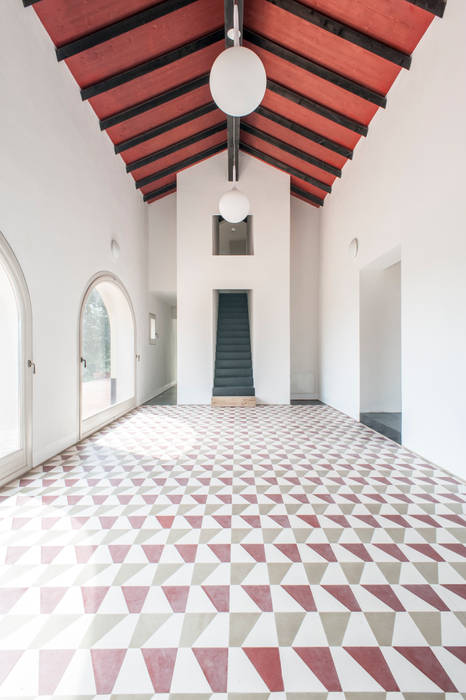 Borgo Merlassino & Mosaic del Sur cement tiles homify Комерційні приміщення Плитки Готелі