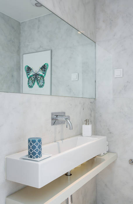 Uma atmosfera leve e colorida, Architect Your Home Architect Your Home Casas de banho modernas
