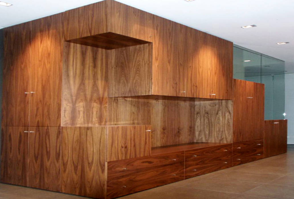 Muebles Bajo Escaleras De Madera