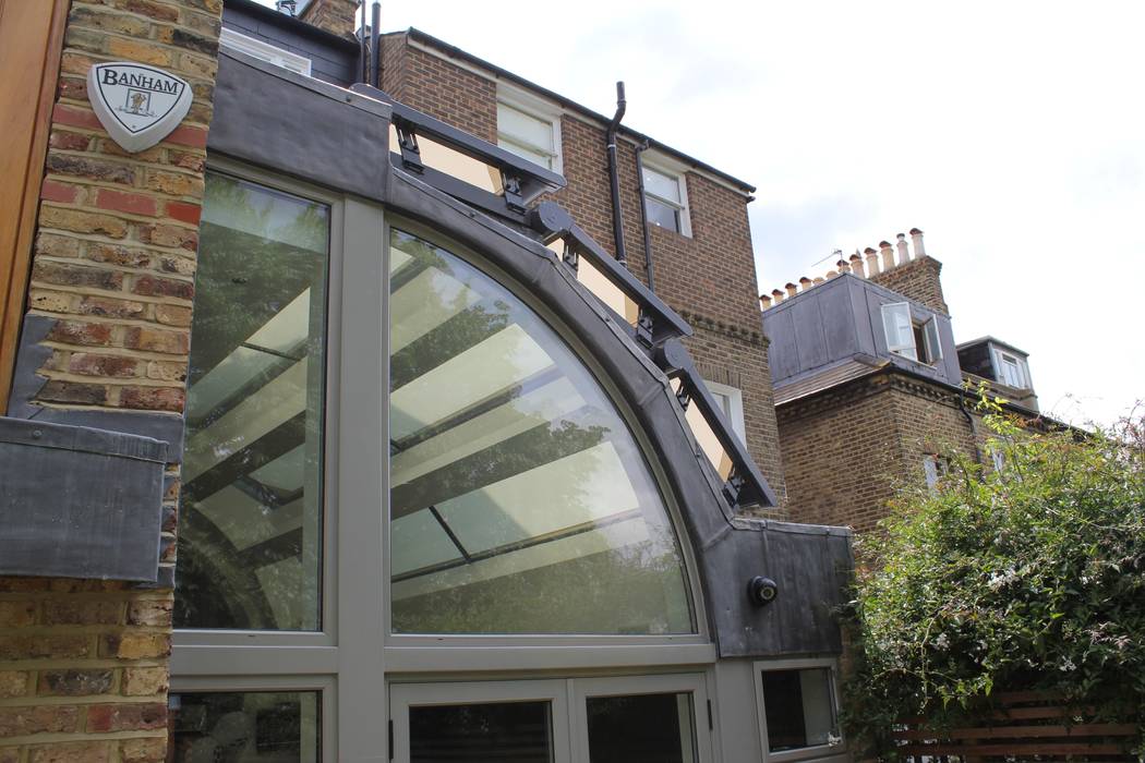 External Roof Blind Installation in Putney, London. homify Modern Windows and Doors Blinds & shutters