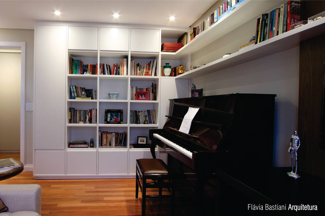 Homeoffice, Flávia Bastiani Arquitetura Flávia Bastiani Arquitetura Modern style study/office MDF Cupboards & shelving