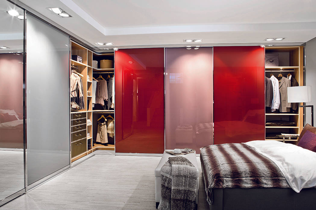 Eckschrank rot metallic: modern von cabinet schranksysteme ag,modern