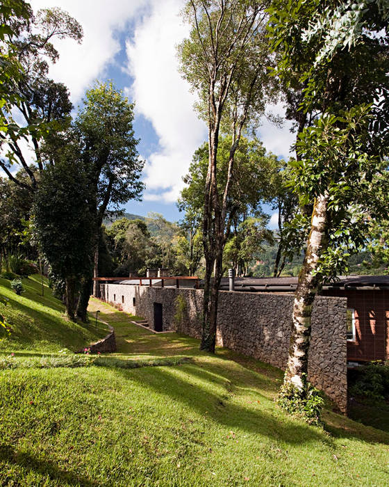 Casa Joaci de Oliveira, Enrico Benedetti Arquitetos Enrico Benedetti Arquitetos Casas campestres