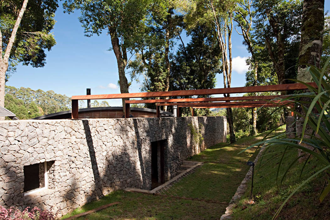 Casa Joaci de Oliveira, Enrico Benedetti Arquitetos Enrico Benedetti Arquitetos Landhäuser