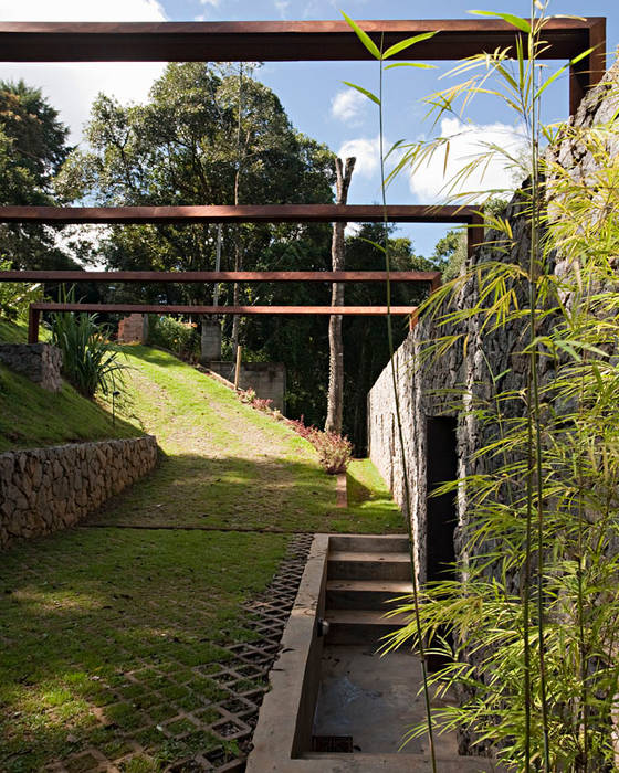 Casa Joaci de Oliveira, Enrico Benedetti Arquitetos Enrico Benedetti Arquitetos Casas campestres