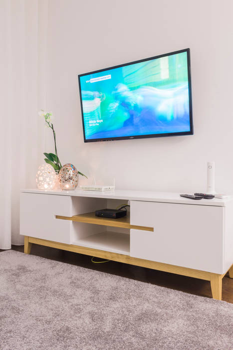 Móvel de TV . Alma Braguesa Furniture Salas de estar modernas TV e mobiliário