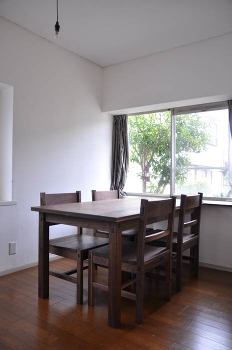 table and chairs , WOOD STUDIO KUZE'S WOOD STUDIO KUZE'S Scandinavian style kitchen Tables & chairs