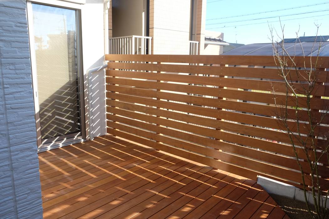 OT House, 株式会社グリーンプラス 株式会社グリーンプラス Skandinavischer Balkon, Veranda & Terrasse Holz Holznachbildung