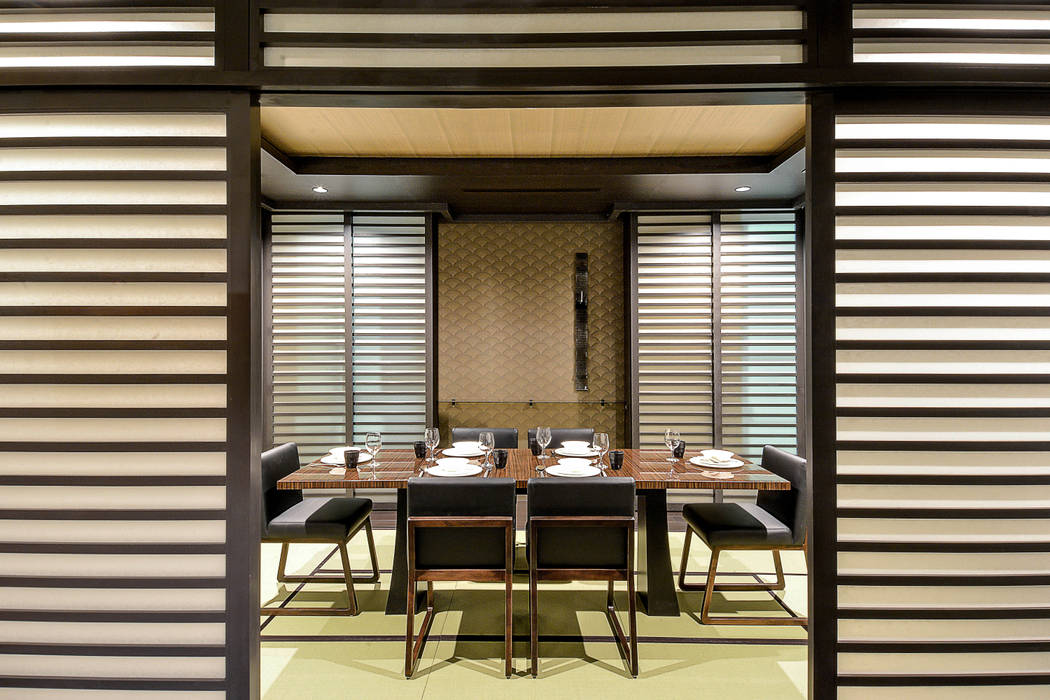 Kasara Townhouse, Design Intervention Design Intervention Asian style dining room