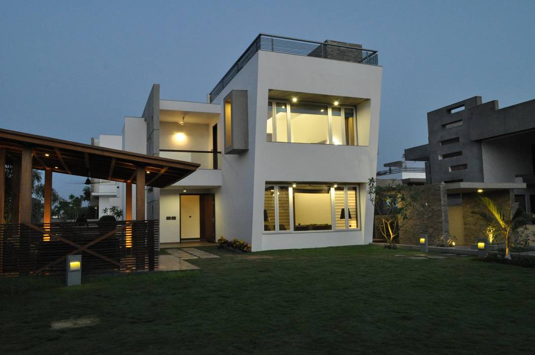 Mr. Ashwin's house, Vipul Patel Architects Vipul Patel Architects Modern houses