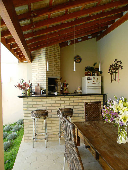 homify Balcones y terrazas tropicales