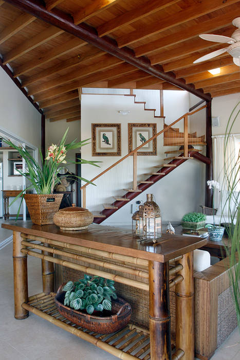 Casa Fazenda CC, Silvia Cabrino Arquitetura e Interiores Silvia Cabrino Arquitetura e Interiores Rustic style corridor, hallway & stairs