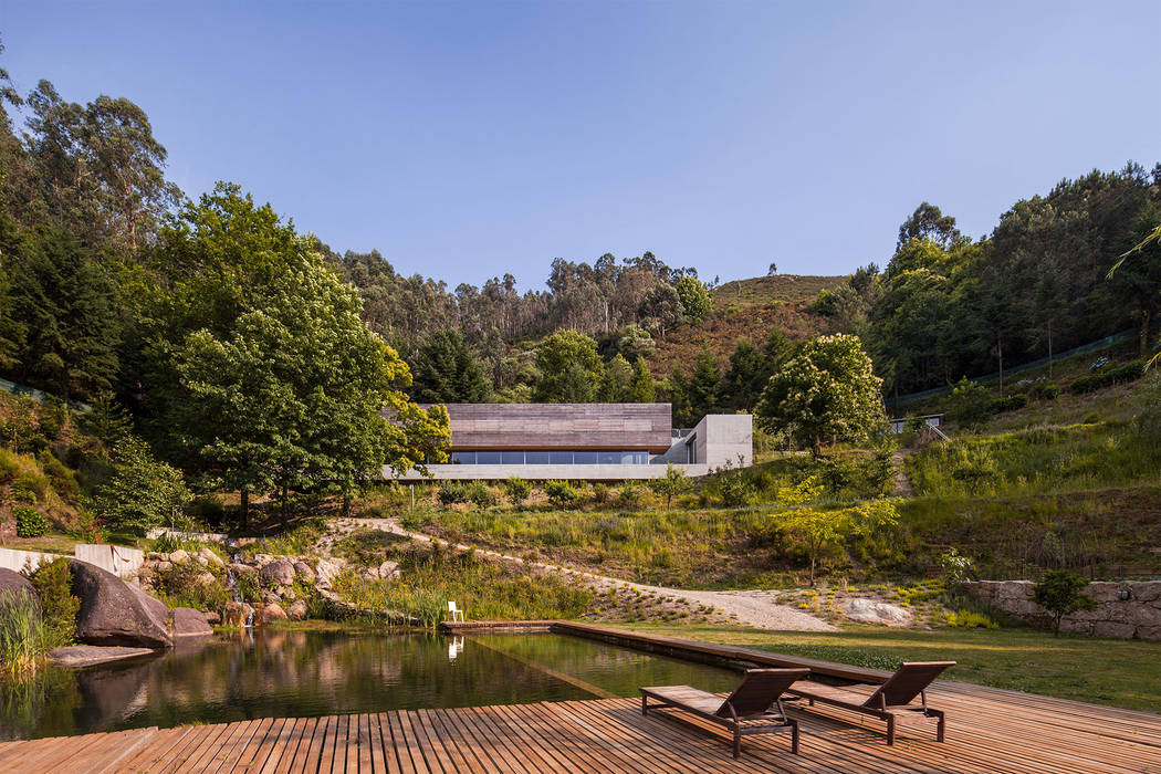 Casa do Gerês, Carvalho Araújo Carvalho Araújo モダンな 家 コンクリート