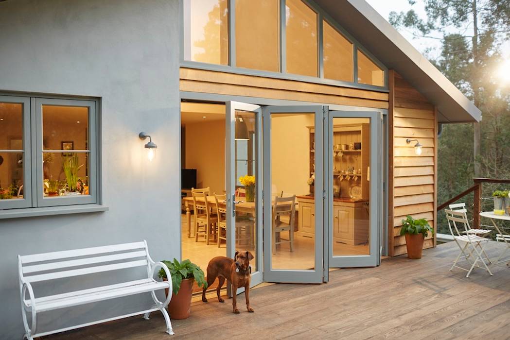 Bi-fold doors The Wood Window Alliance Finestre & Porte in stile moderno Legno Effetto legno