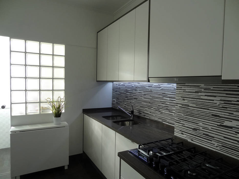 Cozinhas modernas por Happy Ideas At Home - Arquitetura e Remodelação de Interiores Moderno
