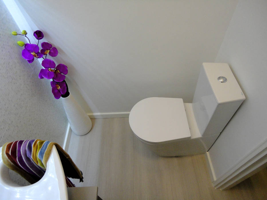 Remodelação de Apartamento, Braço de Prata , Happy Ideas At Home - Arquitetura e Remodelação de Interiores Happy Ideas At Home - Arquitetura e Remodelação de Interiores Modern Bathroom