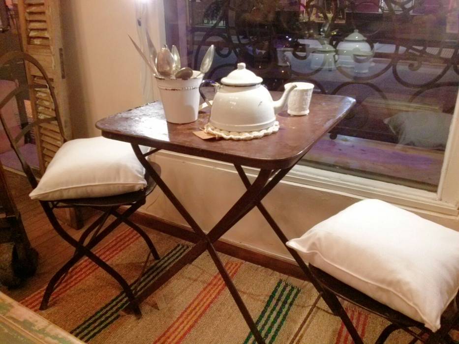 Muebles ambientados, La Bartola La Bartola Living room Side tables & trays