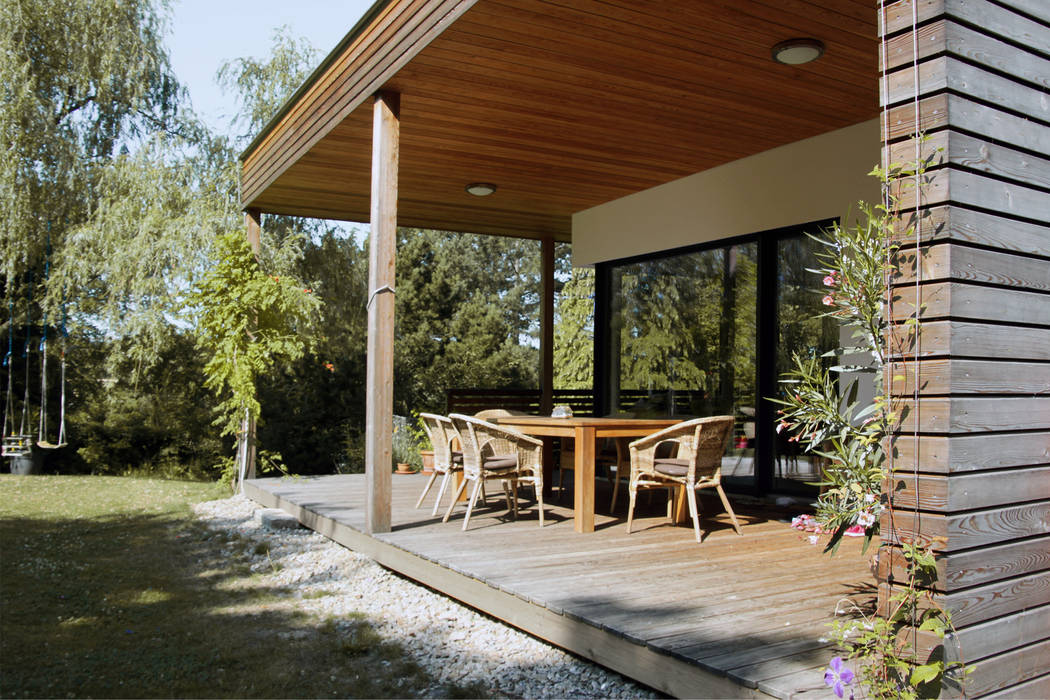 Einfamilienhaus am Hang, Architekt Stefan Toifl Architekt Stefan Toifl Moderne balkons, veranda's en terrassen