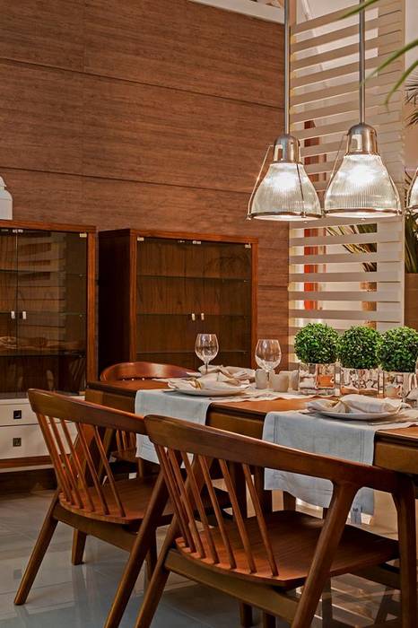 Cozinha Gourmet M.A.I.S. - Management. Architecture.Interior. Solutions Salas de jantar rústicas Madeira Efeito de madeira