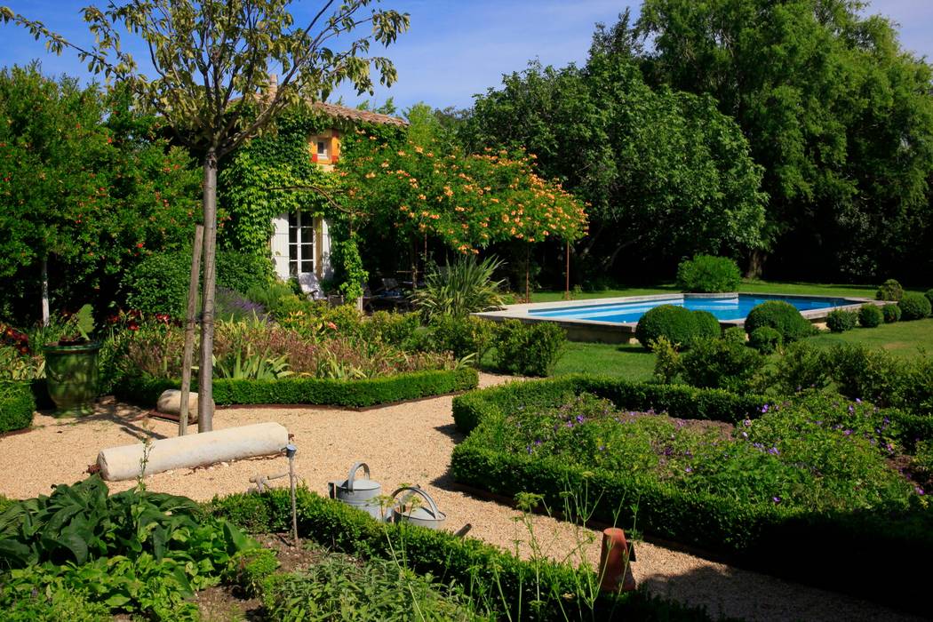 //MONTEUX//Jardin champêtre, CONCEPTUELLES PAYSAGE ET DECORATION CONCEPTUELLES PAYSAGE ET DECORATION Mediterranean style garden