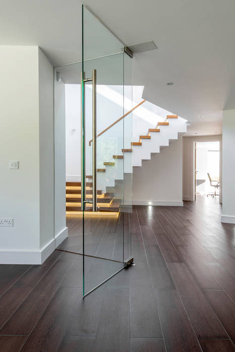 Canford Cliffs, Poole, Dorset, David James Architects & Partners Ltd David James Architects & Partners Ltd Modern corridor, hallway & stairs