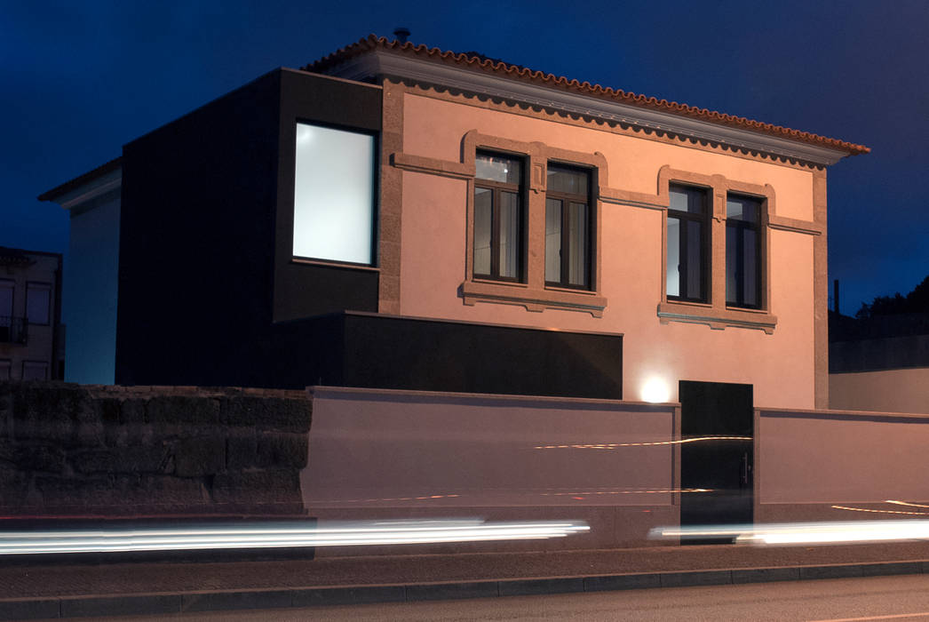 Vila Margarida, INSIDE arquitectura+design INSIDE arquitectura+design Modern houses