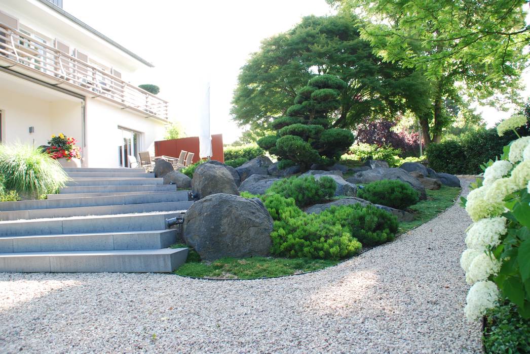 Umgestaltung eines privaten Wohngartens am Hang, dirlenbach - garten mit stil dirlenbach - garten mit stil Jardines de estilo asiático