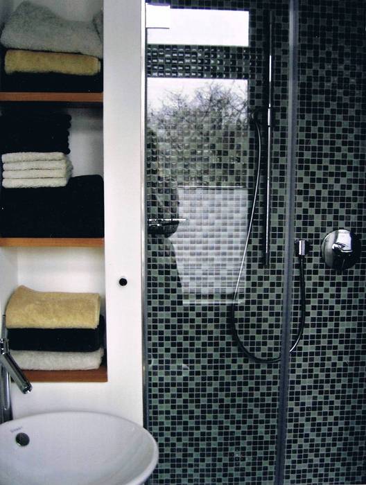 Gästebad: dusche mit glasmosaikrückwand: badezimmer von grandi+lutze ... Gästebad: dusche mit glasmosaikrückwand: badezimmer von grandi+lutze ...
