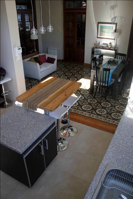 Nowoczesna jadalnia od laura zilinski arquitecta Nowoczesny