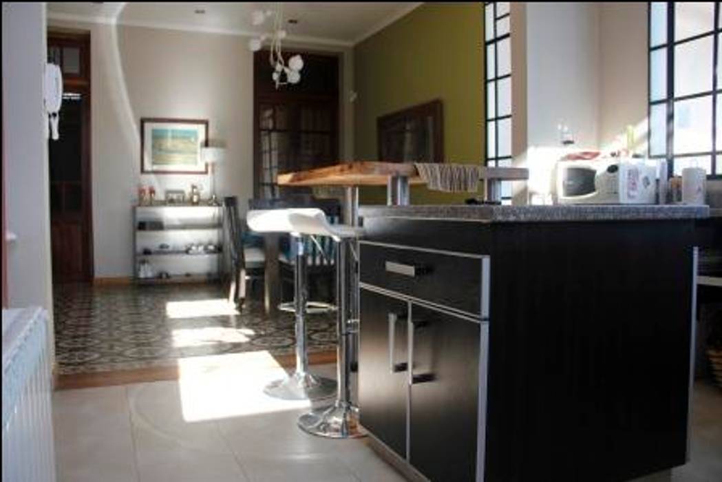 Nowoczesna kuchnia od laura zilinski arquitecta Nowoczesny