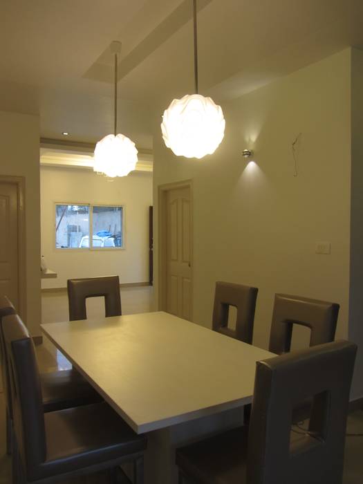 VRR BUILDERS, MOCK UP APARTMENT, BANGALORE. (www.depanache.in), De Panache - Interior Architects De Panache - Interior Architects Modern dining room