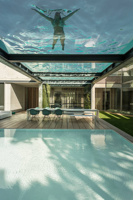 The Wall House Piscinas minimalistas por guedes cruz arquitectos Minimalista