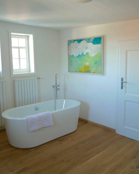 Almeria - freistehende Acryl-Badewanne , Maxxwell AG Maxxwell AG Modern Bathroom Bathtubs & showers