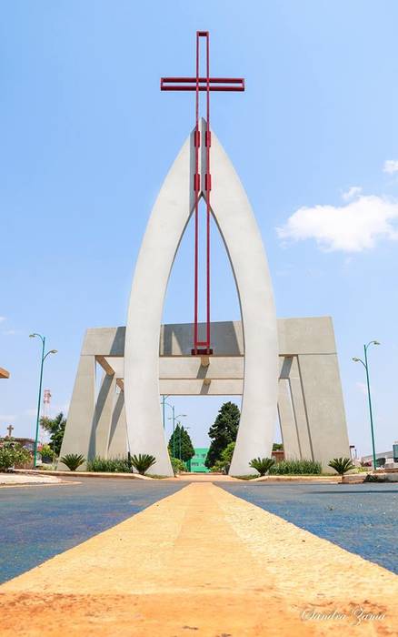 Monumento à Ressurreição, Isabella Dalfovo Arquitetura , Interiores e Construção Isabella Dalfovo Arquitetura , Interiores e Construção Taman Modern